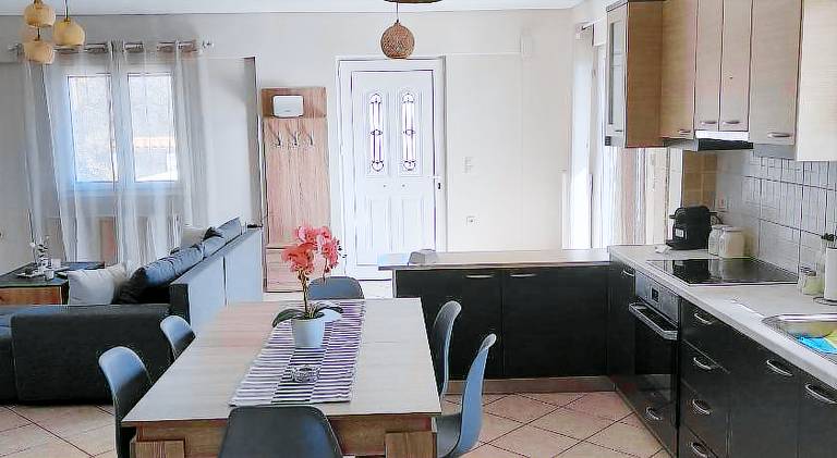 Fully equipped ample villa with terrace, barbecue & yard | Close to the beach | Dogs allowed — photo 3