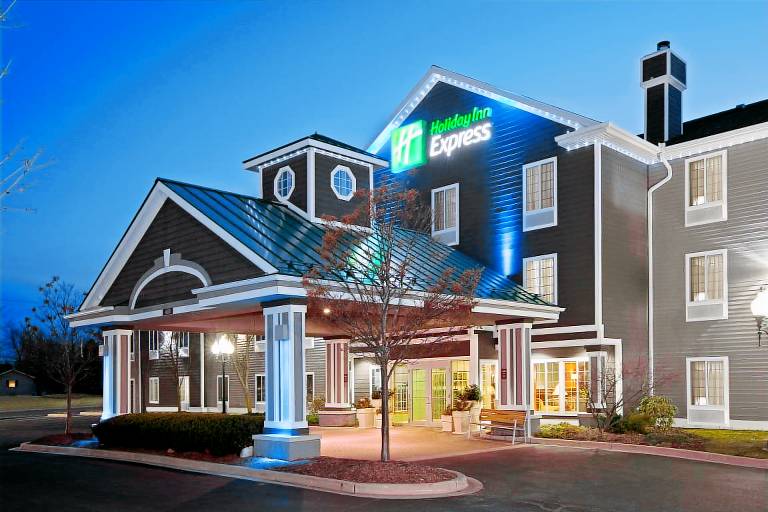 Holiday Inn Express Grand Rapids Southwest By IHG — photo 2