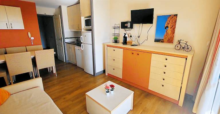 Holiday apartment with patio, garden & pool — photo 5