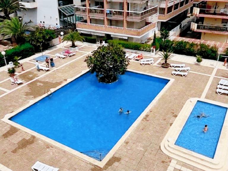Charming holiday apartment with pool & patio | Next to the beach | Dogs allowed — photo 2