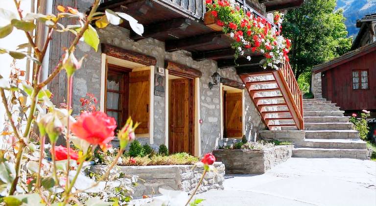 Serviced apartment with terrace & yard — photo 5