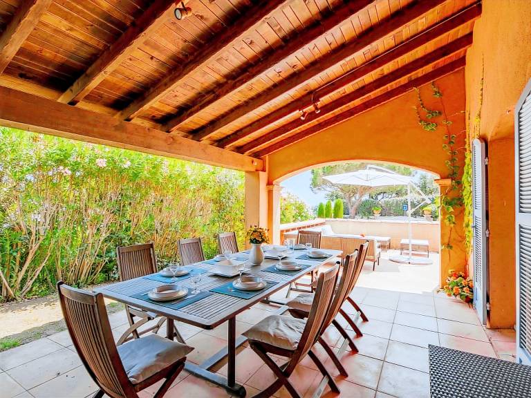Vacation home with yard, patio & private pool — photo 2