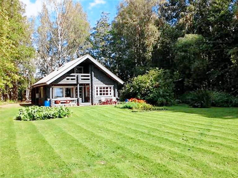 Vacation home with terrace & sauna | Nature view — photo 4