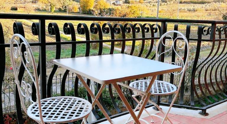 Rental apartment with barbecue, patio & yard — photo 4