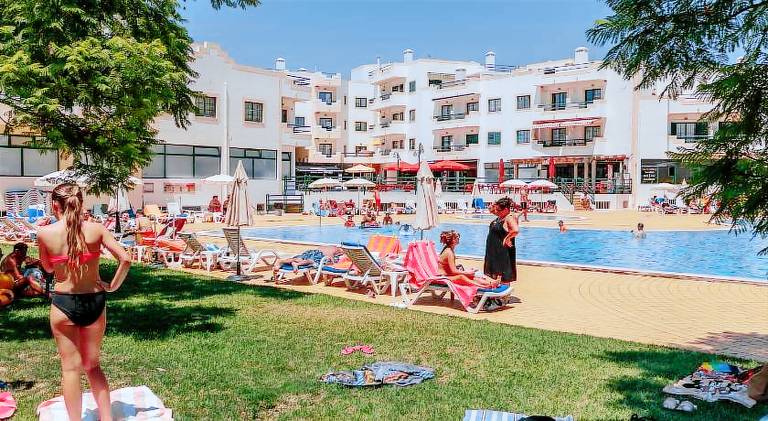 Apartment with private pool & yard | Pets allowed in Portimão
