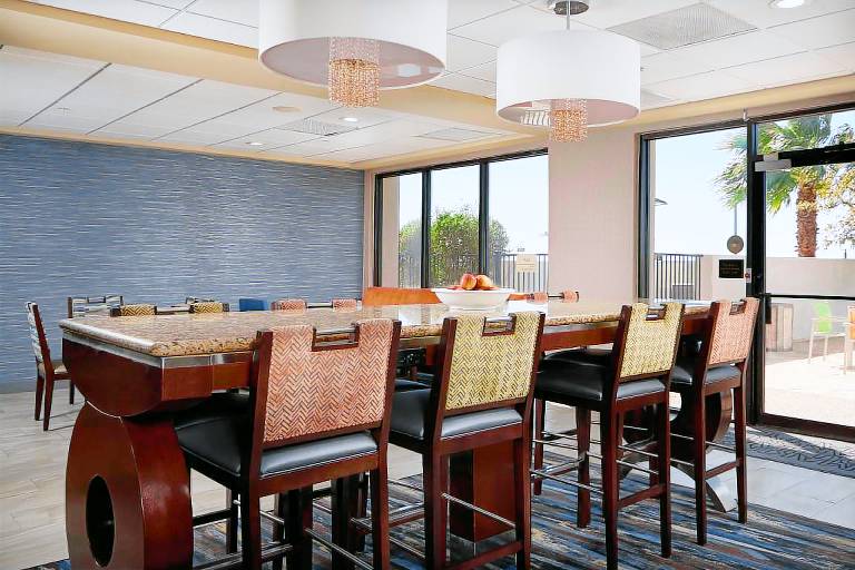 Hampton Inn Eagle Pass — photo 3