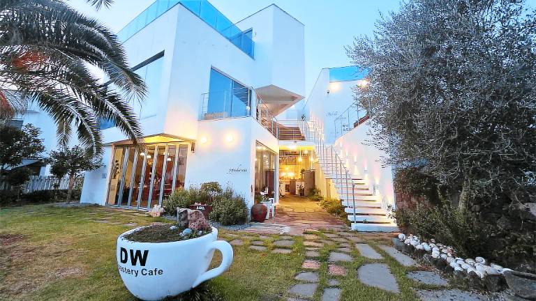 Seogwipo Dawa Pool Villa Pension