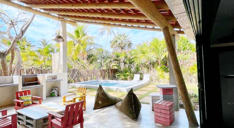 Vacation home with pool — photo 5