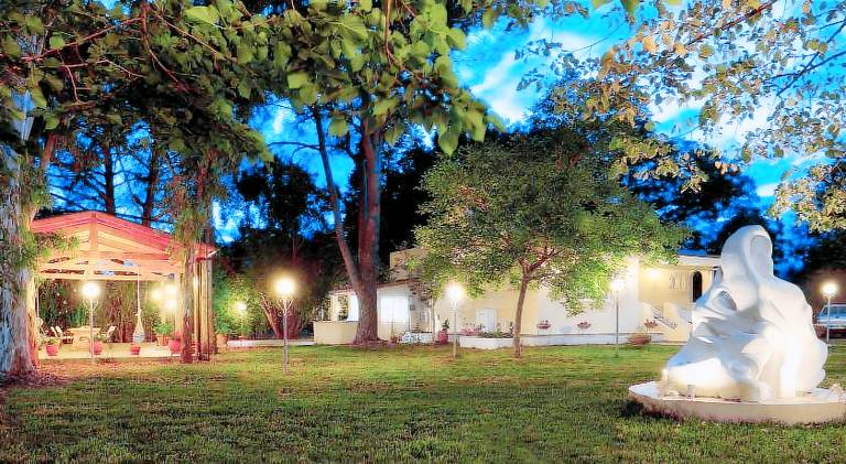 Fully equipped ample villa with yard, patio & private pool | Good for workation | Pet-friendly — photo 4