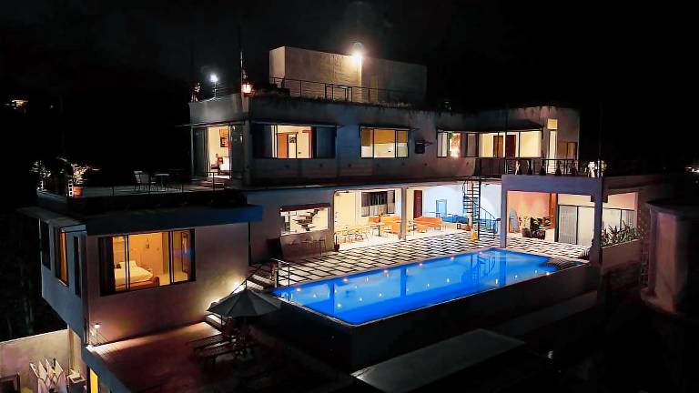 Vacation home with private pool, barbeque & garden | Perfect for remote work | Pets are welcome in Pecatu