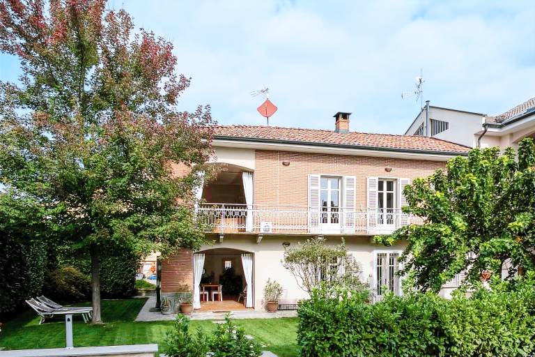 Omas Haus mit Whirlpool in Scurzolengo