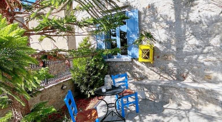 Vacation home with 2 rooms for 6 persons in Lemnos