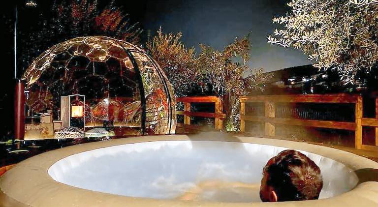 House with jacuzzi & pool — photo 5