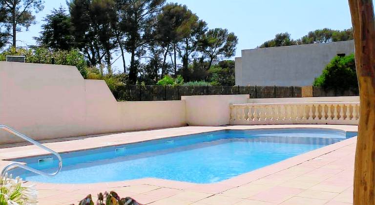 Apartment with pool | Pets allowed — photo 3