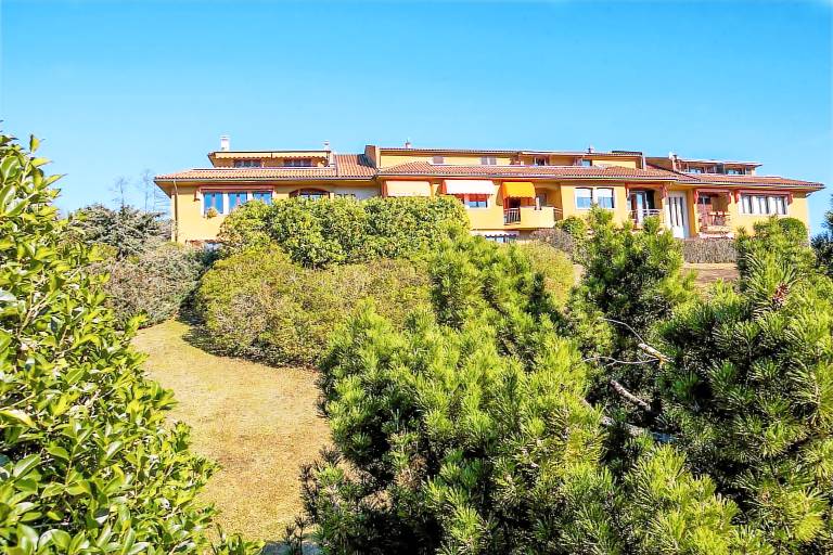Fully equipped wonderful rental apartment with pool & BBQ | Garden view | Pets are welcome — photo 4
