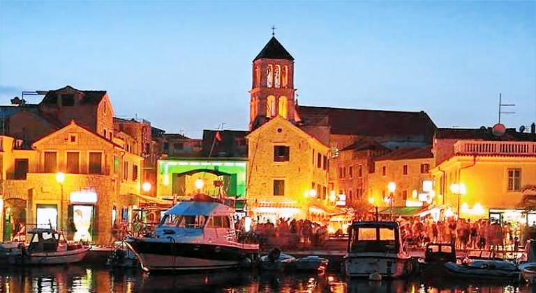 Rental apartment with 2 rooms for 5 persons in Vodice