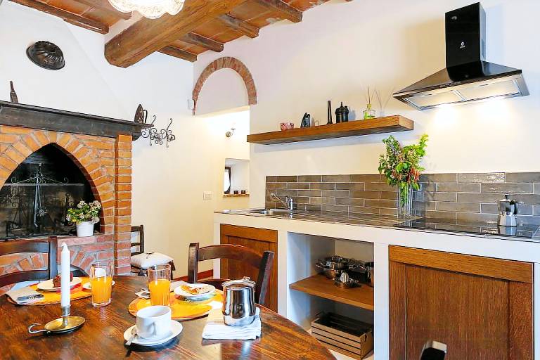 Family-friendly charming apartment with sauna, heated pool & patio | Suitable for remote work | Dogs allowed — photo 2
