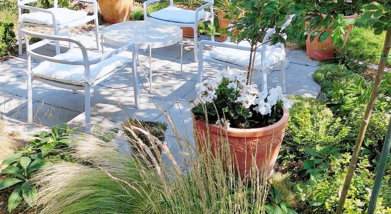 Holiday apartment with yard — photo 3