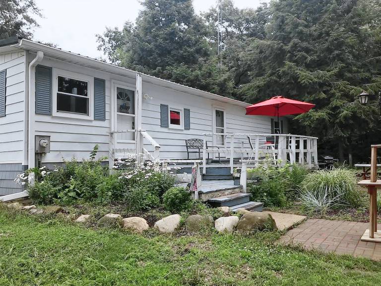 Cottage Pleasant Lake