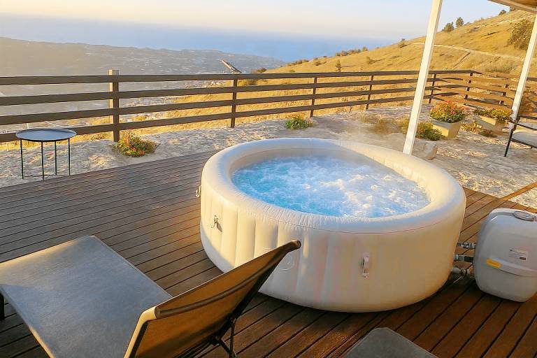 Chalet with private pool, jacuzzi & barbeque | Pet-friendly — photo 2