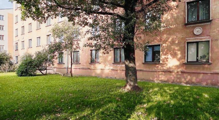 Cozy apartment near the embankment and the Old Town and free parking in front of the apartment windo — photo 5