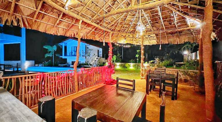 Villa with pool, patio & yard — photo 3