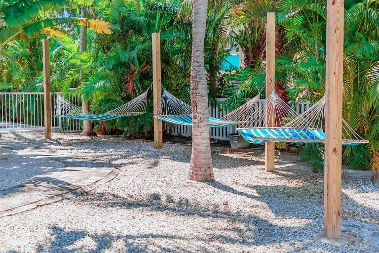 Sea Haven Waterfront Pool Home, 35' Dock, Walk to the Beach — photo 5