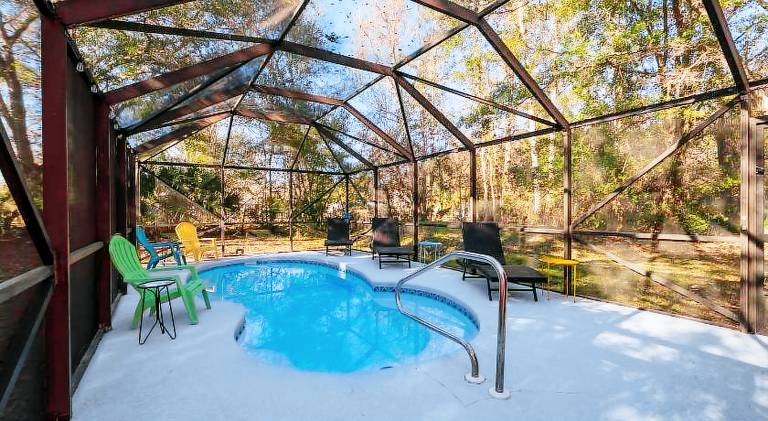 Vacation home with pool — photo 3