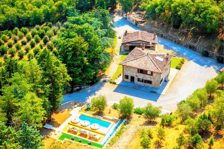 Villa with private pool, barbeque & yard — photo 2