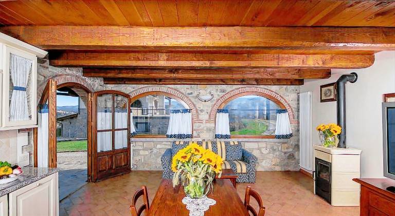 Vacation home with terrace, pool & barbecue — photo 5