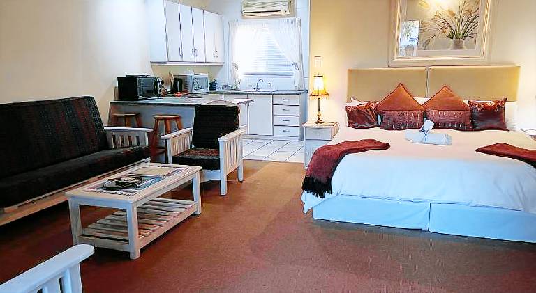 Culdesac Guesthouse Oudtshoorn — photo 2