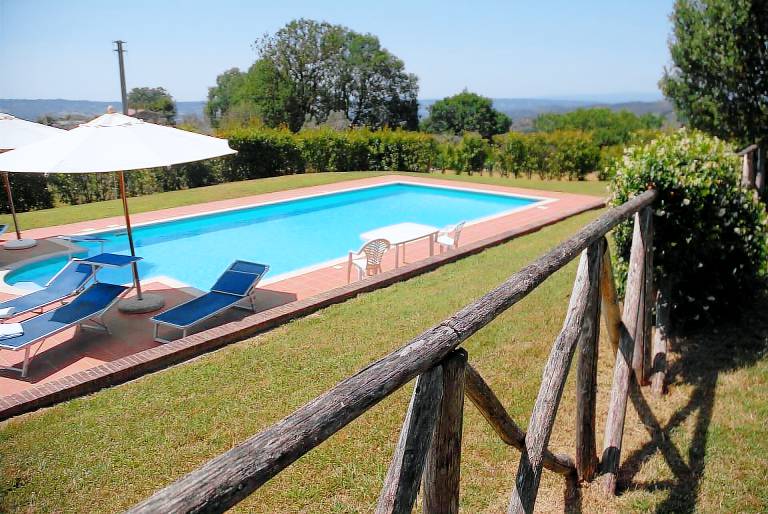 Farm with barbeque, yard & private pool | Panoramic view — photo 3