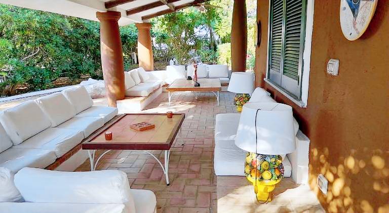 Villa with pool & jacuzzi — photo 4