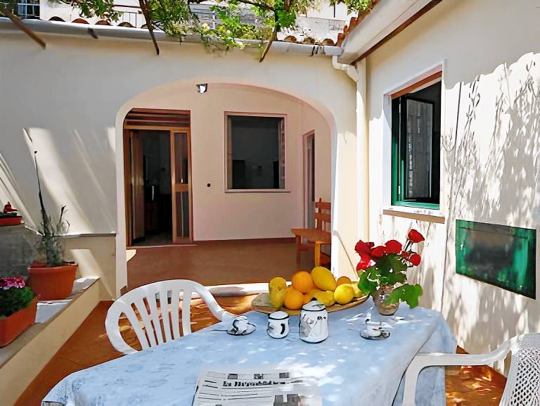 Wonderful serviced apartment with yard & patio | Dogs allowed in Agerola