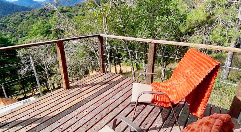 Wonderful lodge with hot tub, patio & yard | Perfect for remote work | Dogs allowed — photo 4