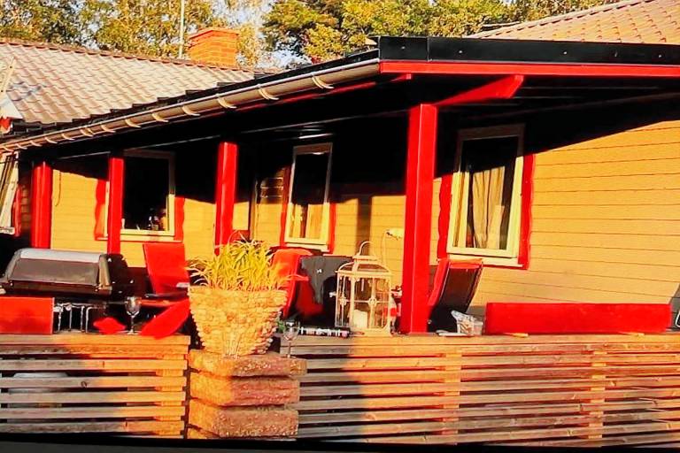 Vacation home with yard — photo 4