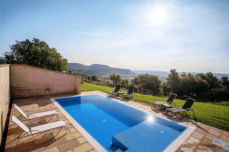Country House 'La Cajola' with Mountain View, Private Pool and Wi-Fi in Lleida