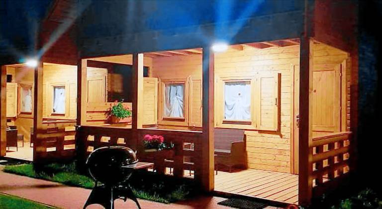Chalet with BBQ, patio & garden | Pets are welcome — photo 2