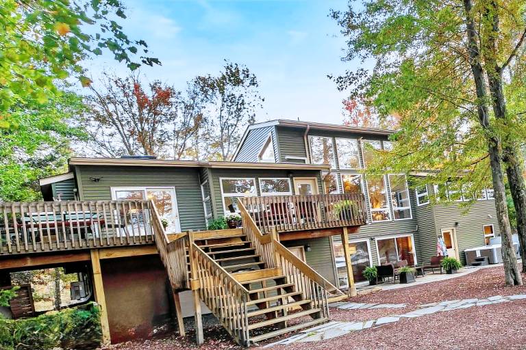 House Pocono Springs