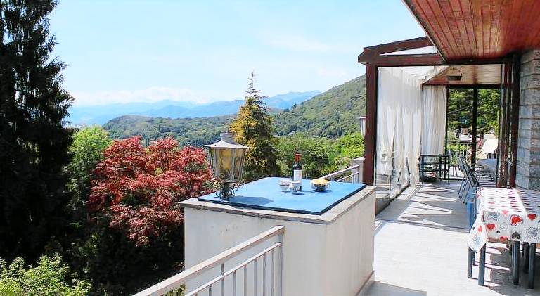 Villa with patio, yard & barbeque | Perfect for remote work — photo 4