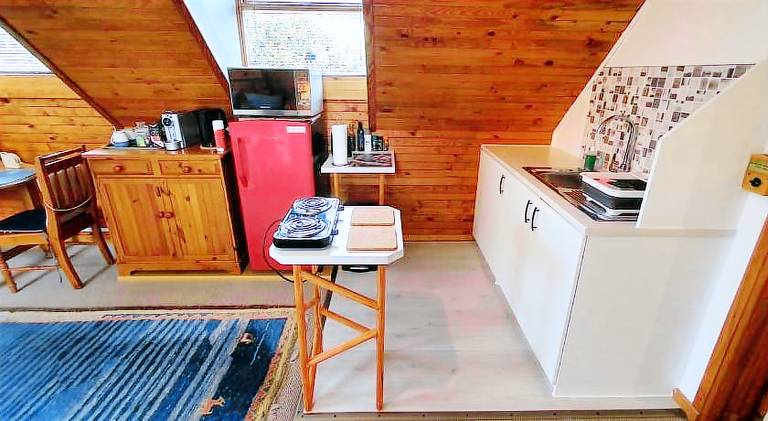 Brenton Cottage at 90 - No sea view, pet-friendly, self-catering 2 sleeper — photo 3