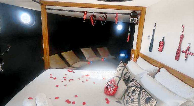 LOVEROOM & EROTIC & spa — photo 2