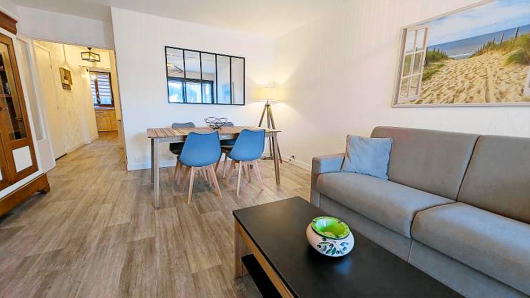 Holiday apartment with pool & garden | Beach view | Pets allowed — photo 4