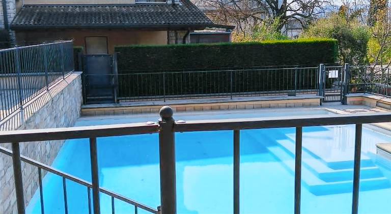 Apartment with pool — photo 5