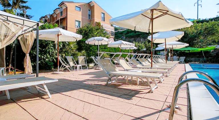 Serviced apartment with barbecue & pool — photo 3