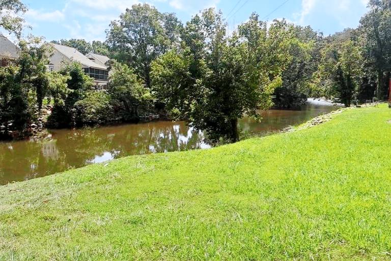 Family-friendly wonderful cabin with barbeque & jacuzzi | Water view | Pets are welcome — photo 3