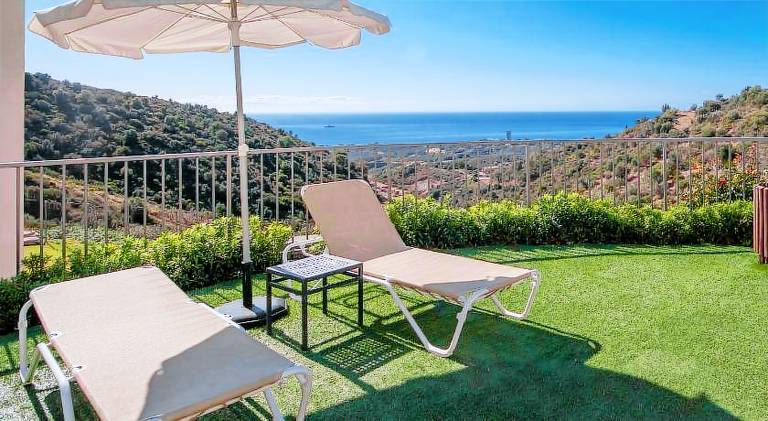Wonderful rental apartment with pool & hot tub | Pet-friendly — photo 5