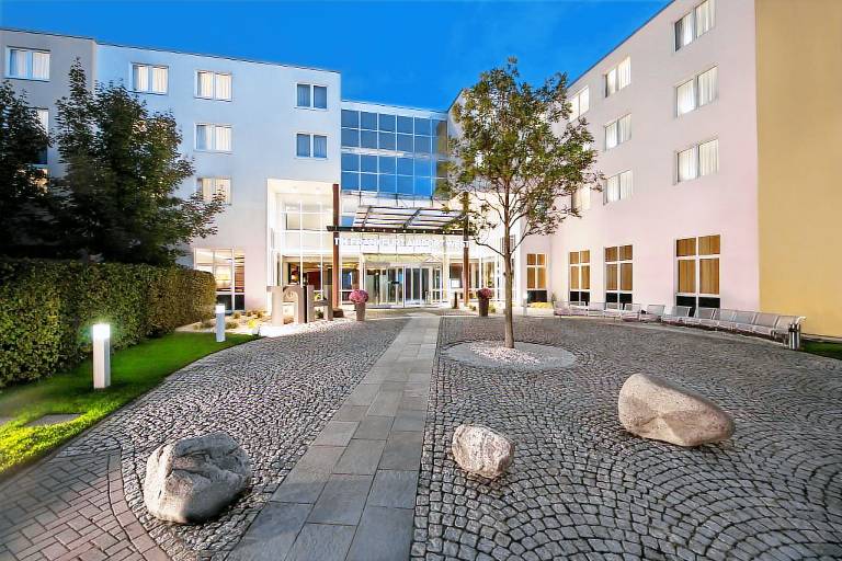 NH Frankfurt Airport West in Ruesselsheim