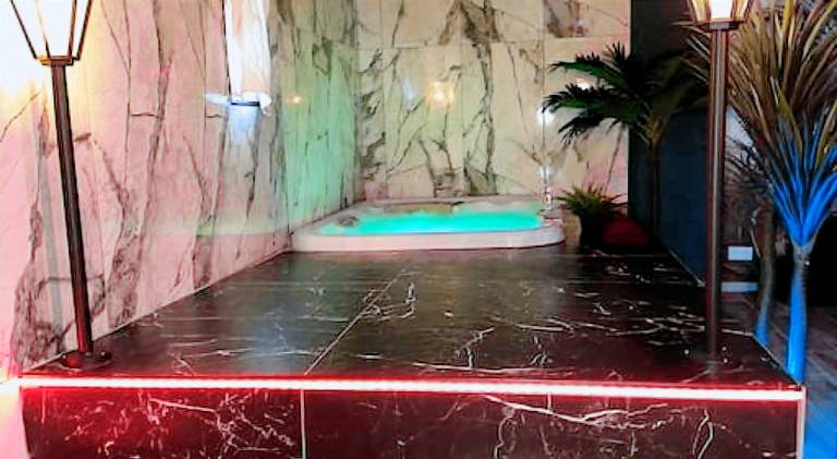 Rental apartment with jacuzzi & sauna — photo 3