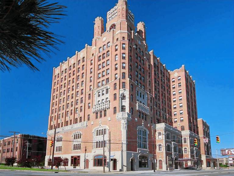 The Tudor Arms Cleveland a DoubleTree by Hilton